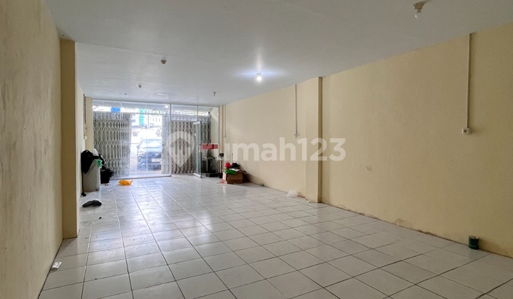 Corner Shop Unit L-Shaped for Sale on KS Tubun Street, Pertamburan 2