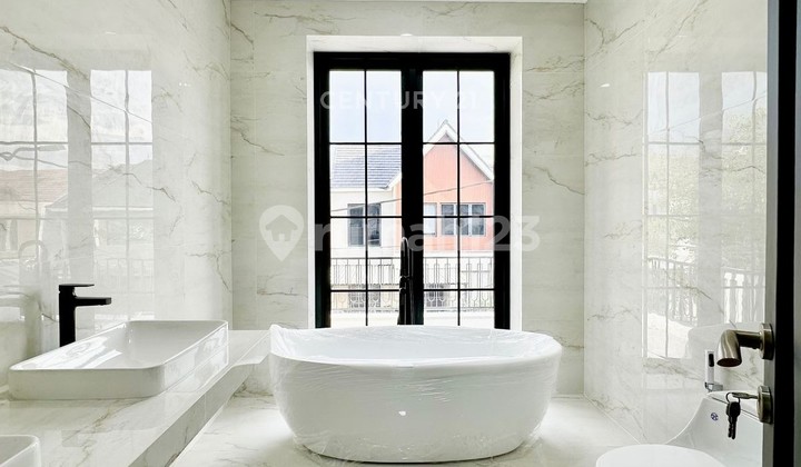 Dijual Rumah Classic dengan Kolam Renang Bintaro Jaya Sektor 3 2