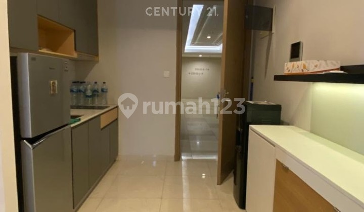 For Sale Ready-to-Occupy Apartment Strategically Located in Taman Anggrek 2