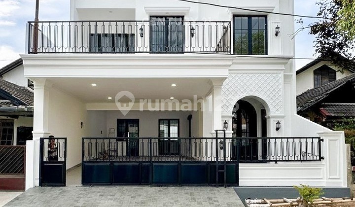 Dijual Rumah Classic dengan Kolam Renang Bintaro Jaya Sektor 3