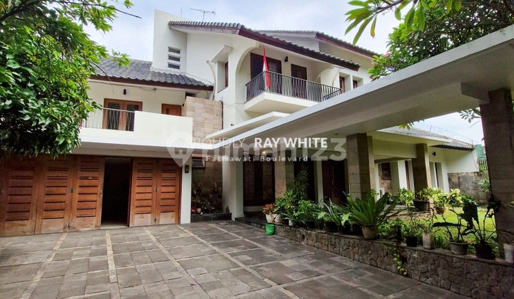 Rumah Minimalis Kebayoran Baru dekat Taman Hijau