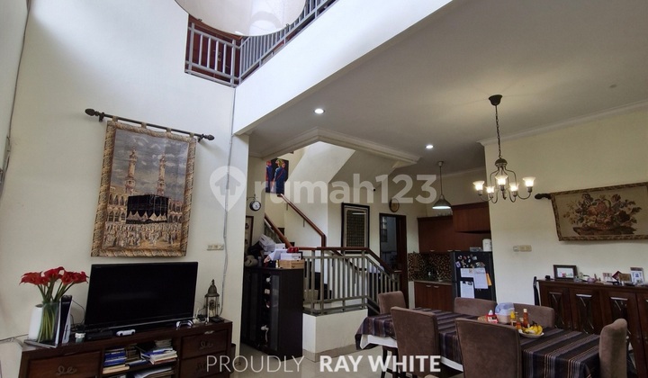 Rumah Hook Cilandak 2 Lantai Lokasi Strategis Dekat Citos Mrt Transjakarta