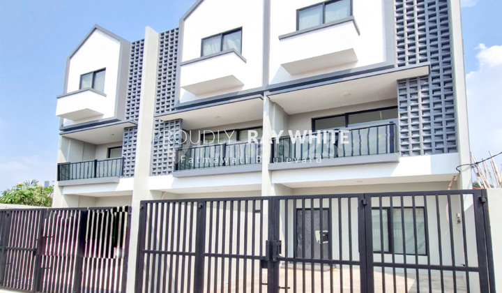 Rumah Brand New Turun Harga! Dekat Pondok Indah Mall