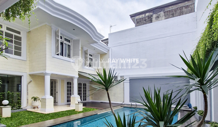 Exclusive & Life Changing Luxurious House At Pondok Indah Exclusive & Life Changing Luxurious House At Pondok Indah