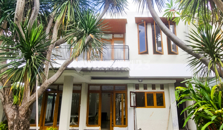 Rent a House Just a Step Away from Kemang Raya, Flood-Free Area