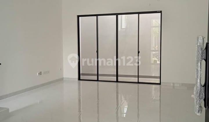 Disewa Rumah PIK 2 uk. 8x15m2 Villa Pasir Putih Kosongan SIAP HUNI ! (Unit Brand New) 2