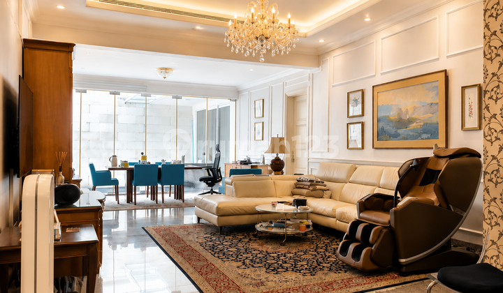 Classic Modern House in the Senopati Area - Wide & Prestigious Street Classic Modern House in the Senopati Area - Wide & Prestigious Street