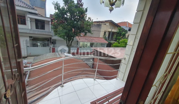 Dijual Rumah Hook Beserta Toko di Margahayu - Metro Hsn
