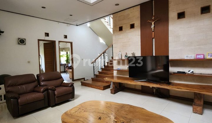 For Sale 2-Story House in Batununggal Indah Bandung Main Road Fer