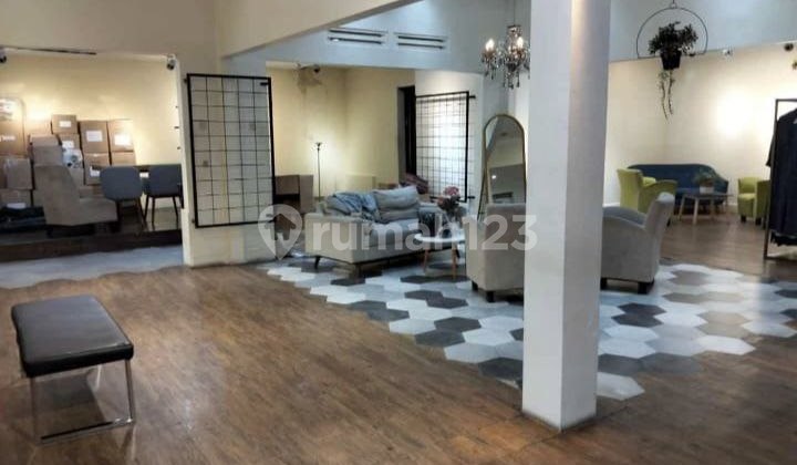 For Rent House Suitable For Business/cafe On Mainroad Supratman Int 2