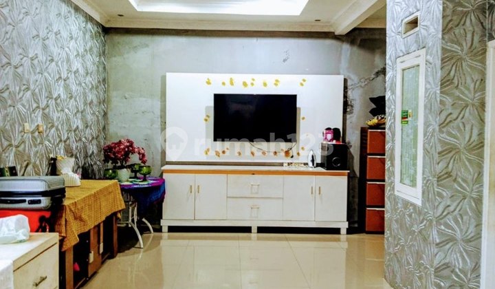 Strategic Shop House for Profitable Sale on Main Road Sukamenak Bandung ACG 2