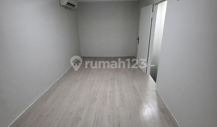 Rumah Bagus Baru Renovasi Lokasi Strategis Row Jalan 3 Mobil 2