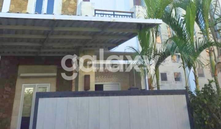 TWO-STORY HOUSE IN ROYAL GARDEN RESIDENCE TAMAN GIRI BADUNG, BALI TWO-STORY HOUSE IN ROYAL GARDEN RESIDENCE TAMAN GIRI BADUNG, BALI