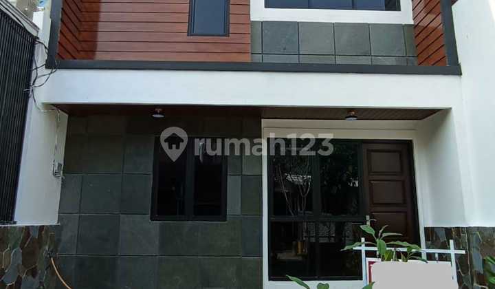 Rumah Modern 2.Lantai Bangunan Baru Dilokasi Strategis dengan Pemandangan Pegunungan Cluster Taman Udayana Siap Huni!