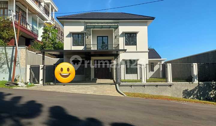 Rumah Modern dengan Pemandangan Pegunungan di Sentul City 1