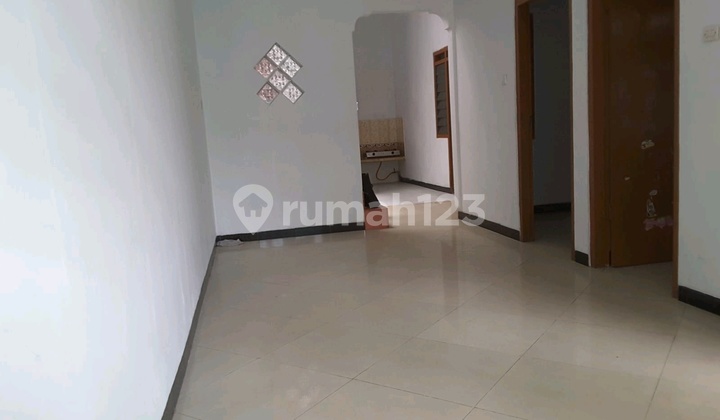 Disewakan rumah 1,5 lantai Deltasari Indah Disewakan rumah 1,5 lantai Deltasari Indah