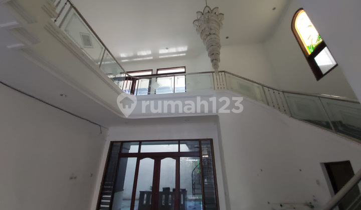 Disewakan Cepat Rumah Mewah 2 lantai, dekat kampus C Unair 2