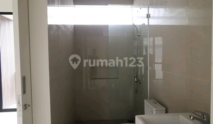 For rent, new 2-story house in Central Park Juanda, ready to occupy. For rent, new 2-story house in Central Park Juanda, ready to occupy.