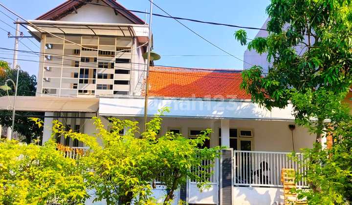 1.5-Story Hook House, Near Bluru Market