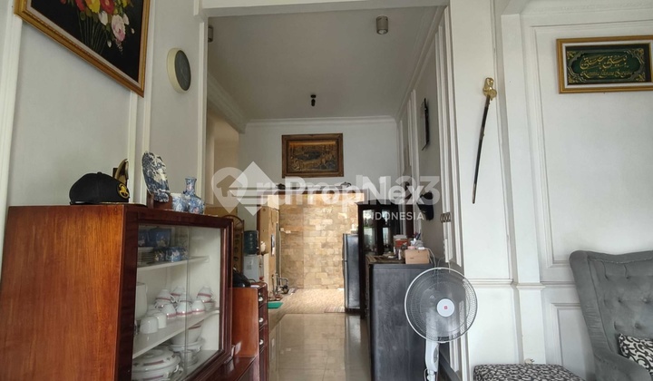 Butuh Cepat Laku Dijual rumah adem nyaman 2 lantai Puri Indah