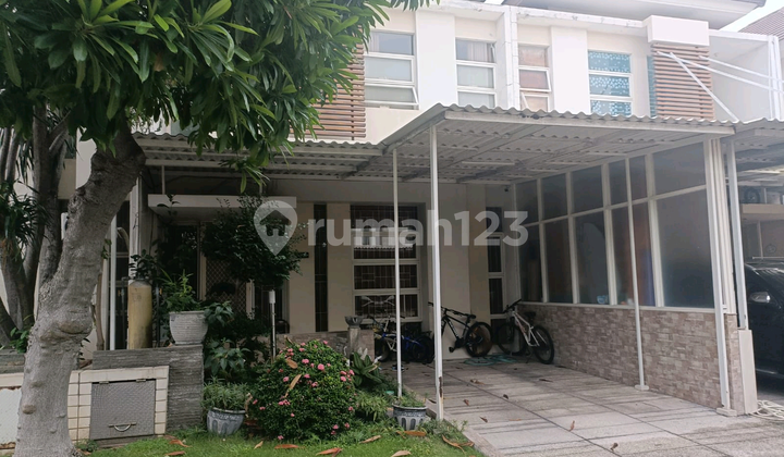 Furnished art house in Pakuwon City Furnished art house in Pakuwon City