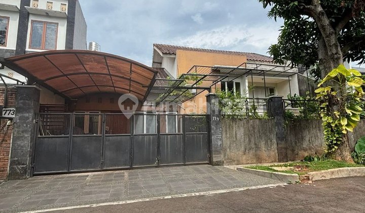 Rumah Megah di Cinere Lokasi Dekat Toll Brigif