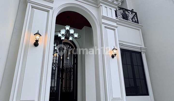 Rumah American Classic 2 Lantai Di Jagakarsa Dekat Pintu Toll
