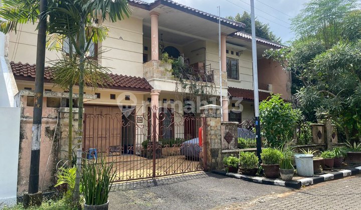 Rumah Mewah Hadap Taman Dalam Komplek Di Cinere