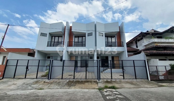 New 2-Story House in Cinere Within a Complex