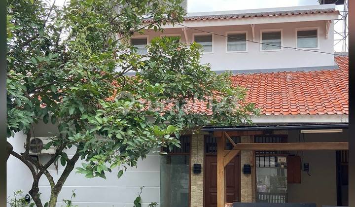 Dijual Rumah 2 Lantai Di Wisma Cakra Limo