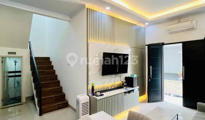 Comfortable Ready-to-Occupy House in Cilandak with a Strategic Location