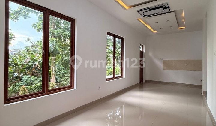 Rumah Strategis di Cinere 2 Lantai Siap Huni