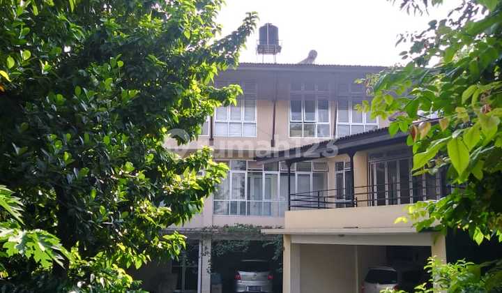 Rumah Luas Lokasi Strategis di Lebak Bulus Cocok untuk Investasi