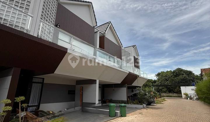 Rumah Modern Dalam Private Cluster Di Pondok Cabe 2