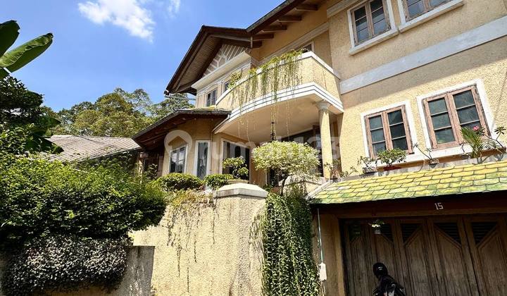 Dijual Rumah 2 Lantai Luas Bergaya Klasik Dekat Lebak Bulus Dijual Rumah 2 Lantai Luas Bergaya Klasik Dekat Lebak Bulus