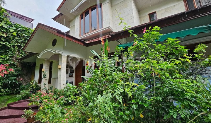 Luxury House with Private Environment in Jeruk Purut Cilandak 2