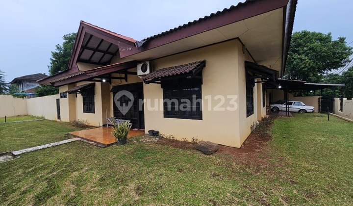 For Sale Potential Cinere Corner House for Business