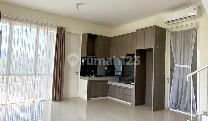 Royal Residence Mainroad Premium House with Beautiful Lake View