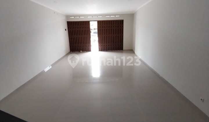 Quick Shop Rental in Cisaranten Arcamanik 2