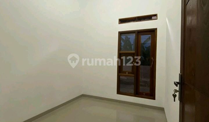 A READY-TO-OCCUPY HOUSE WITH A MINIMALIST YET LUXURIOUS DESIGN 2