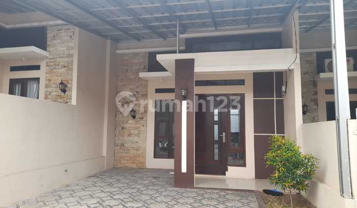 For Sale, Ready-to-Occupy House Only Around 300 Million in Depok