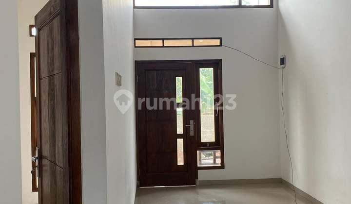Minimalist Ready-to-Occupy House for Sale in Sawangan, Depok Minimalist Ready-to-Occupy House for Sale in Sawangan, Depok