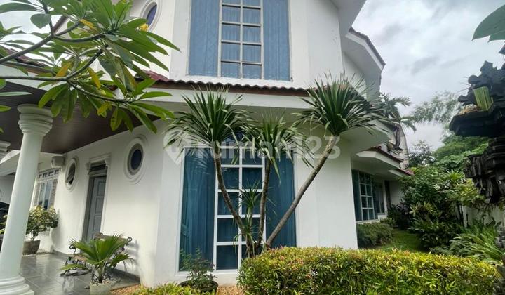 Rumah Asri, Void Tinggi, dan Layout Terbuka di Kebayoran Lama