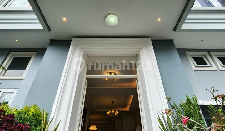 Rumah Bagus 2 lantai di Kebayoran Lama, Jakarta Selatan.