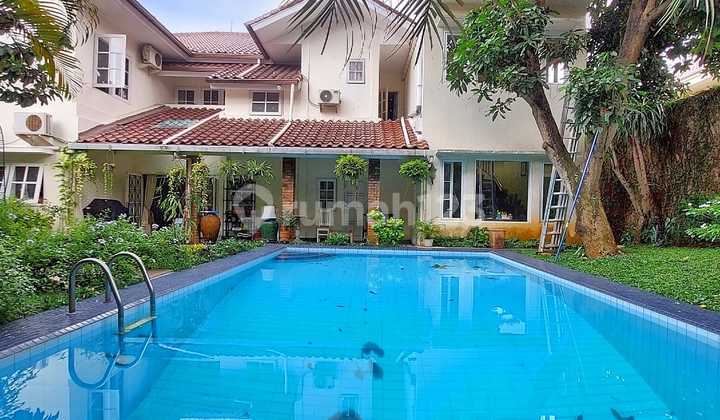 Classic Modern 2-Story House Ready for Occupancy in Cilandak