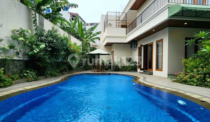 Tropical House 2 Lantai Pejaten, Jakarta Selatan Tropical House 2 Lantai Pejaten, Jakarta Selatan