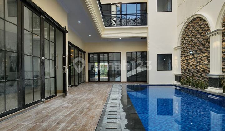 Rumah 3 lantai di Cipete Kemang, Jakarta Selatan.