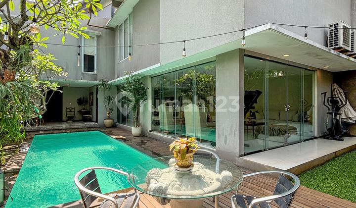 Townhouse-style house in Veteran, South Jakarta Townhouse-style house in Veteran, South Jakarta