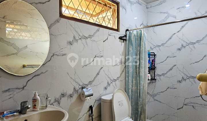Rumah bagus 3 lantai di Pondok Indah, Jakarta Selatan. 2