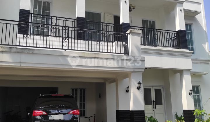 3-Story House in Kebayoran Residence, Bintaro, South Tangerang